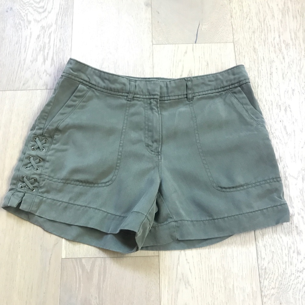 White House Black Market Lace-Up Shorts, Size 6